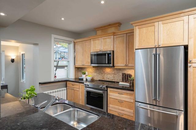 31 Humber Tr, House detached with 3 bedrooms, 2 bathrooms and 1 parking in Toronto ON | Image 4