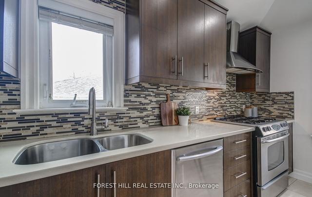 28 Battersea Cres, House detached with 3 bedrooms, 2 bathrooms and 7 parking in Toronto ON | Image 7