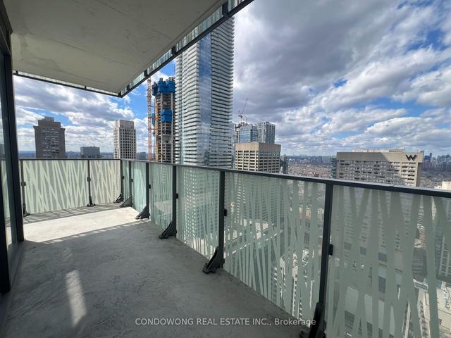4006 - 42 Charles St E, Condo with 2 bedrooms, 1 bathrooms and 1 parking in Toronto ON | Image 9