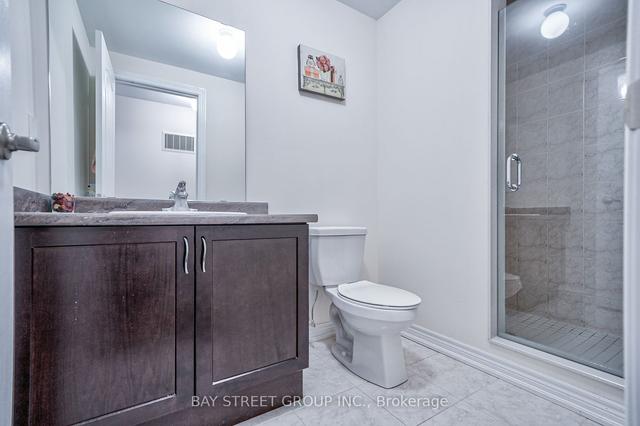 32 Davenfield Circ, House attached with 3 bedrooms, 4 bathrooms and 3 parking in Brampton ON | Image 24