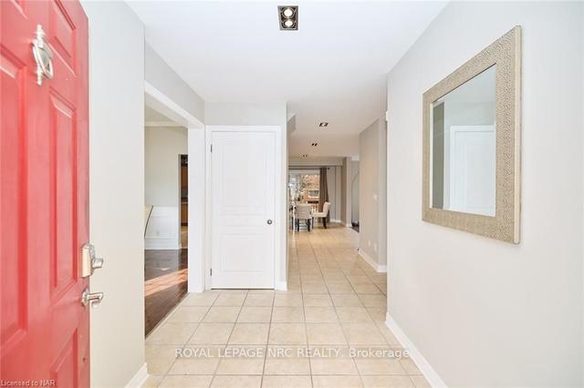 28 Fosh Crt, House detached with 3 bedrooms, 4 bathrooms and 4 parking in St. Catharines ON | Image 35