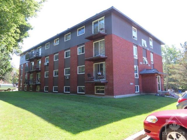 20 - 6 Charlotte Place, Condo with 2 bedrooms, 1 bathrooms and 1 parking in Brockville ON | Image 21