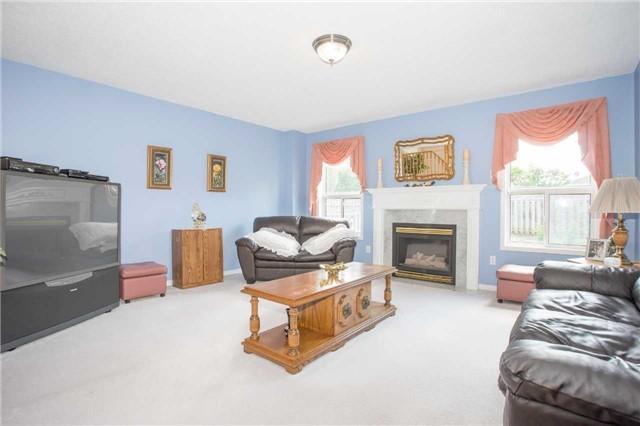 79 Taylor Dr, House detached with 4 bedrooms, 3 bathrooms and 4 parking in Barrie ON | Image 2