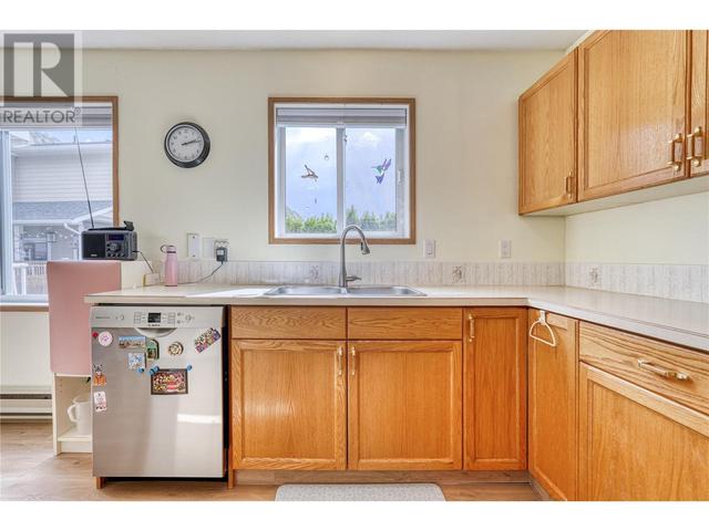4 - 3322 South Main Street, Condo with 2 bedrooms, 2 bathrooms and 2 parking in Penticton BC | Image 14