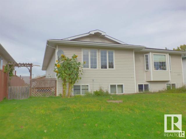 4218 50 Av, House semidetached with 4 bedrooms, 3 bathrooms and null parking in Legal AB | Image 1