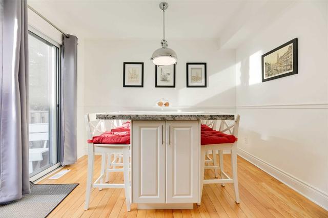 th6 - 26 Twenty Ninth St, House attached with 3 bedrooms, 2 bathrooms and 2 parking in Toronto ON | Image 3