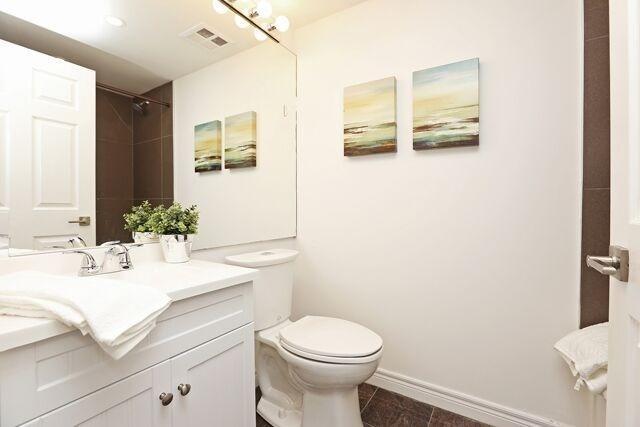 2007 - 55 Bloor St E, Condo with 2 bedrooms, 2 bathrooms and 1 parking in Toronto ON | Image 7