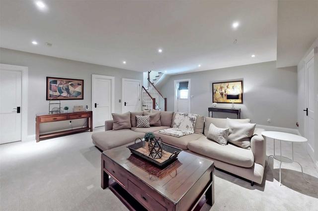 10 Rebecca St, House detached with 3 bedrooms, 4 bathrooms and 3 parking in Oakville ON | Image 19
