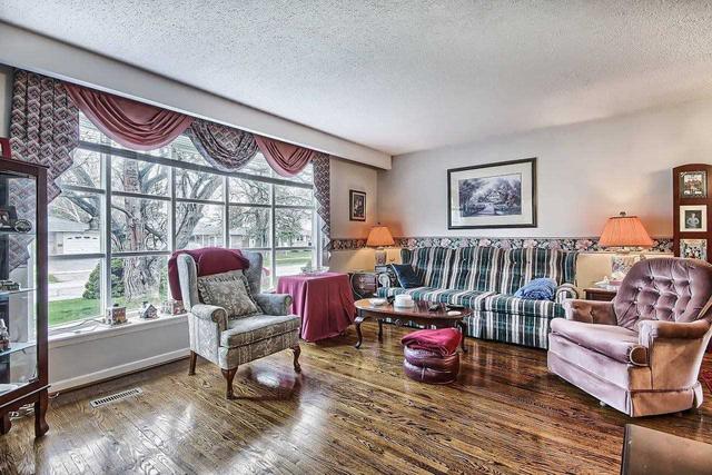 86 Hill Dr, House detached with 3 bedrooms, 1 bathrooms and 5 parking in Aurora ON | Image 11