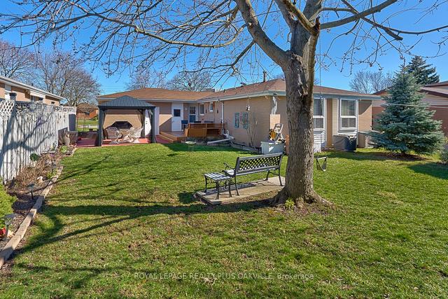 52 Glebe Cres, House detached with 2 bedrooms, 2 bathrooms and 8 parking in Brampton ON | Image 25