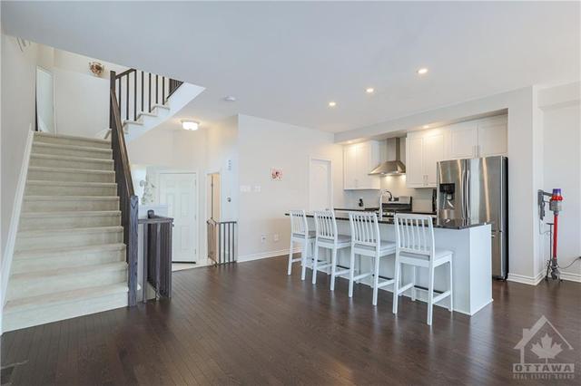 4382 Kelly Farm Drive, Townhouse with 3 bedrooms, 3 bathrooms and 2 parking in Ottawa ON | Image 7