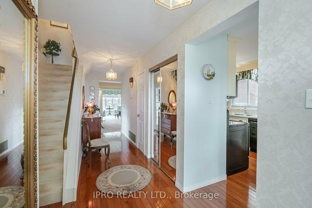 64 Linkdale Rd, House detached with 3 bedrooms, 2 bathrooms and 6 parking in Brampton ON | Image 34