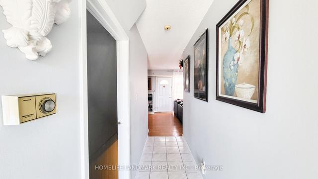 unit 1 - 30 Grandravine Dr, Townhouse with 3 bedrooms, 3 bathrooms and 3 parking in Toronto ON | Image 3