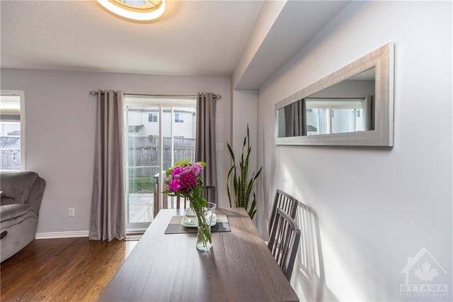 431 Dusk Private, Townhouse with 3 bedrooms, 2 bathrooms and 3 parking in Ottawa ON | Image 9