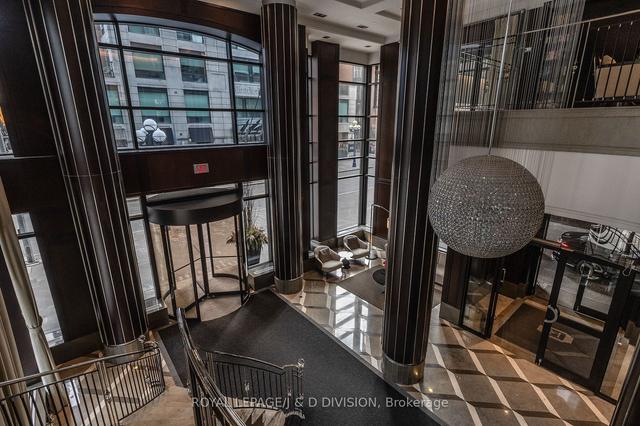 1602 - 68 Yorkville Ave, Condo with 2 bedrooms, 3 bathrooms and 2 parking in Toronto ON | Image 19