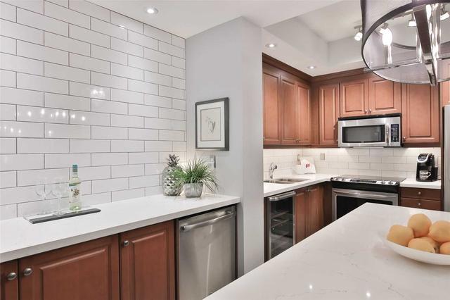11 Bastion St, Condo with 2 bedrooms, 1 bathrooms and 1 parking in Toronto ON | Image 6