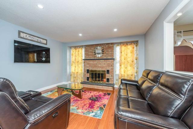 348 Laurentian Ave, House detached with 3 bedrooms, 4 bathrooms and 4 parking in Mississauga ON | Image 9