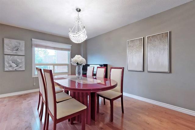 81 Beaumont Pl, Townhouse with 3 bedrooms, 3 bathrooms and 2 parking in Vaughan ON | Image 2