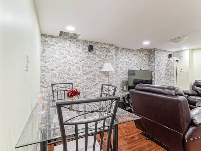 7157 Black Walnut Tr, House semidetached with 3 bedrooms, 3 bathrooms and 4 parking in Mississauga ON | Image 18