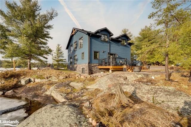 1044 Russells Lane, House detached with 4 bedrooms, 3 bathrooms and 6 parking in Gravenhurst ON | Image 2