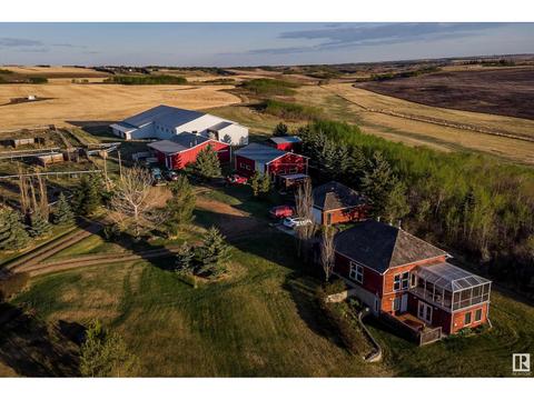 43342 Range Road 183, House detached with 3 bedrooms, 1 bathrooms and null parking in Camrose County AB | Card Image