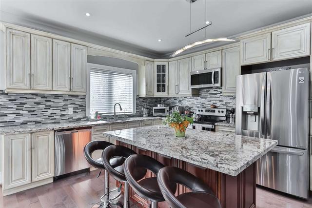 81 Prairie Dr, House detached with 4 bedrooms, 4 bathrooms and 4 parking in Toronto ON | Image 4