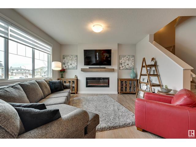 4 Hemingway Cr, House detached with 4 bedrooms, 3 bathrooms and 2 parking in Spruce Grove AB | Image 2
