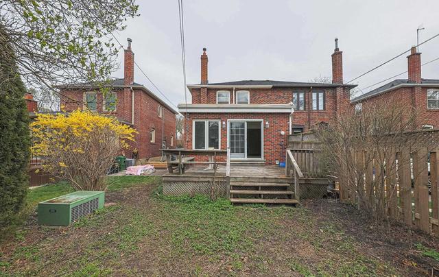 40 Beaufield Ave, House semidetached with 3 bedrooms, 2 bathrooms and 1 parking in Toronto ON | Image 24