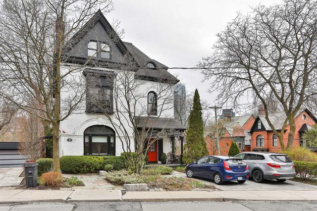 upper - 2 Meredith Cres, House detached with 4 bedrooms, 2 bathrooms and 2 parking in Toronto ON | Image 1