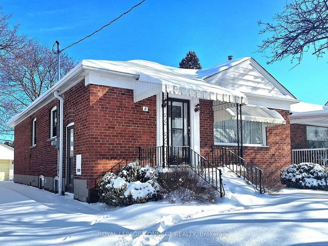 8 Boem Ave, House detached with 3 bedrooms, 1 bathrooms and 3 parking in Toronto ON | Image 12