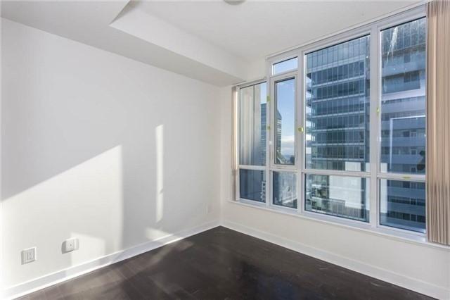 4309 - 295 Adelaide St W, Condo with 2 bedrooms, 2 bathrooms and null parking in Toronto ON | Image 9