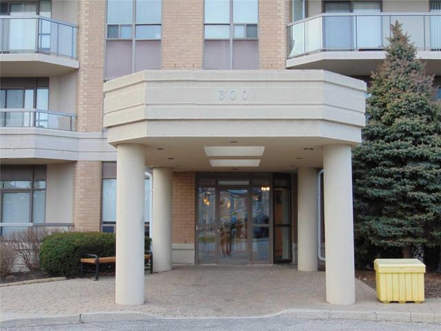 312 - 300 Ray Lawson Blvd, Condo with 1 bedrooms, 1 bathrooms and 1 parking in Brampton ON | Image 3