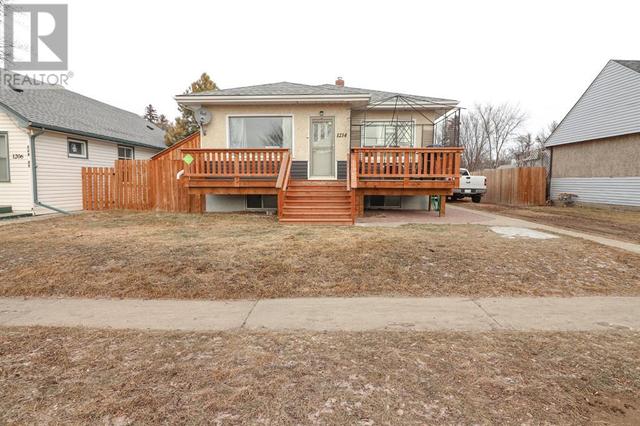 1214 Elm Street Se, House detached with 3 bedrooms, 2 bathrooms and 4 parking in Medicine Hat AB | Image 23