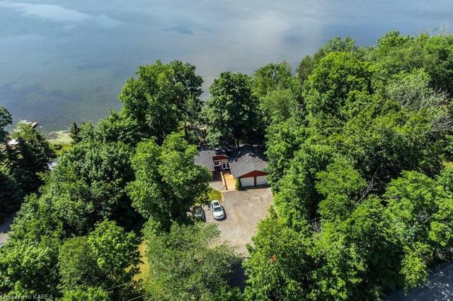 3495 Buck Point Road, House detached with 2 bedrooms, 2 bathrooms and 17 parking in South Frontenac ON | Image 2