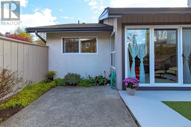 8 - 1184 Clarke Rd, House attached with 2 bedrooms, 1 bathrooms and 1 parking in Central Saanich BC | Image 25