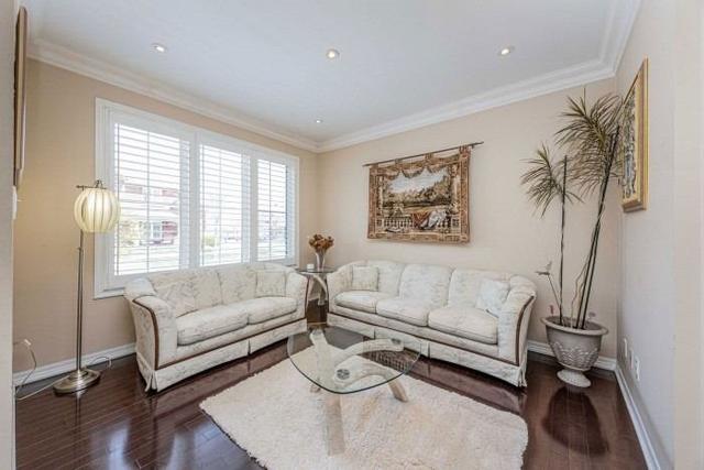 429 Gooch Cres, House detached with 4 bedrooms, 3 bathrooms and 4 parking in Milton ON | Image 35