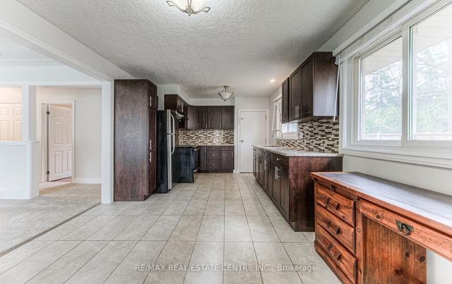 67 Arkell Rd E, House detached with 3 bedrooms, 2 bathrooms and 9 parking in Guelph ON | Image 4