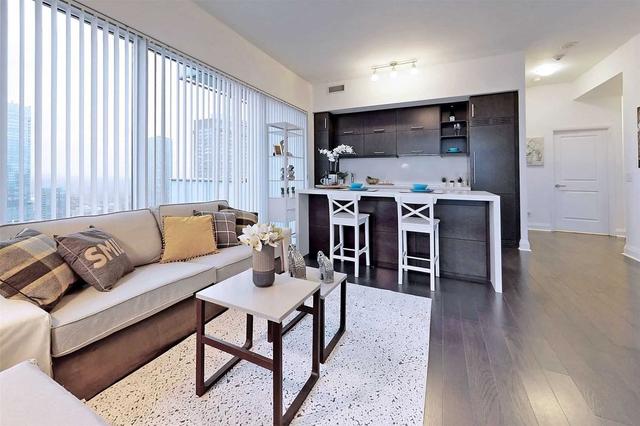 4005 - 65 St. Mary St, Condo with 2 bedrooms, 2 bathrooms and 1 parking in Toronto ON | Image 1