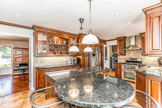 52 Craigleith Cres, House detached with 4 bedrooms, 4 bathrooms and 6 parking in Richmond Hill ON | Image 4