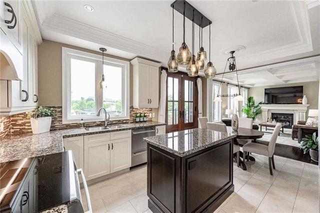 75 Ashbourne Dr, House detached with 4 bedrooms, 5 bathrooms and 5 parking in Toronto ON | Image 3