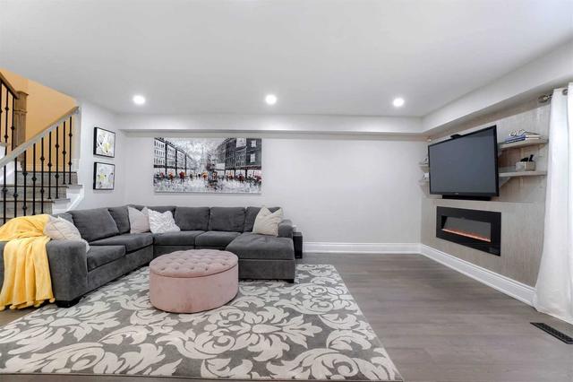 12 Terryhill Sq, House semidetached with 3 bedrooms, 4 bathrooms and 3 parking in Brampton ON | Image 11
