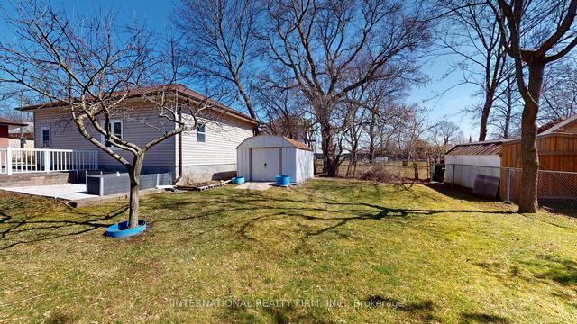 9 Vipond Rd, House detached with 3 bedrooms, 2 bathrooms and 6 parking in Whitby ON | Image 36