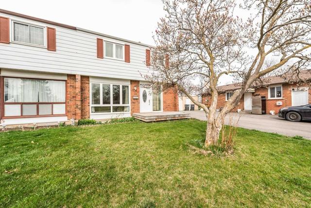 14 Deeside Crct, House semidetached with 4 bedrooms, 3 bathrooms and 5 parking in Brampton ON | Image 1