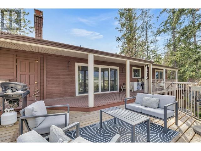 2410 Boucherie Road, House detached with 4 bedrooms, 2 bathrooms and 2 parking in West Kelowna BC | Image 14