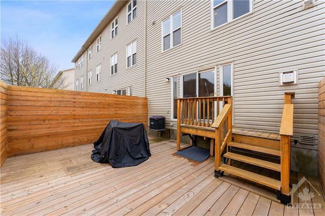 187 Arcola Private, Townhouse with 3 bedrooms, 2 bathrooms and 3 parking in Ottawa ON | Image 8