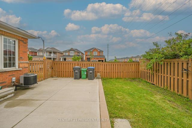 2 Wicklow Rd, House semidetached with 3 bedrooms, 4 bathrooms and 4 parking in Brampton ON | Image 29