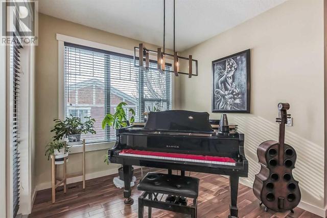 128 Mike Ralph Way Sw, House detached with 4 bedrooms, 3 bathrooms and 2 parking in Calgary AB | Image 13