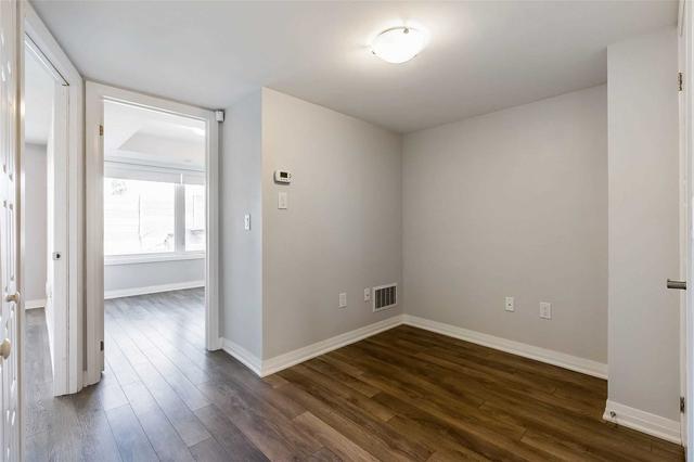 unit 2 - 189 William Duncan Rd, Townhouse with 2 bedrooms, 1 bathrooms and 1 parking in Toronto ON | Image 8