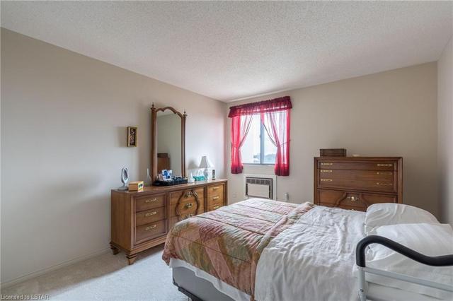 902 - 135 Baseline Road W, House attached with 2 bedrooms, 1 bathrooms and 1 parking in London ON | Image 10