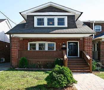 975 Greenwood Ave, House detached with 3 bedrooms, 2 bathrooms and 1 parking in Toronto ON | Image 1